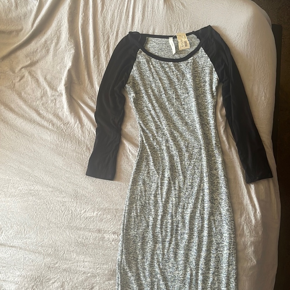 Maxi dress, long sleeves with tags